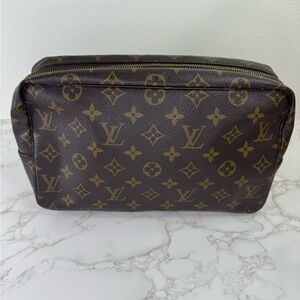 Louis Vuitton Trousse 28 Toiletry